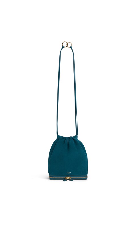 ALA&Iuml;A LE POCHON BAG IN SUEDE CHINA BLUE