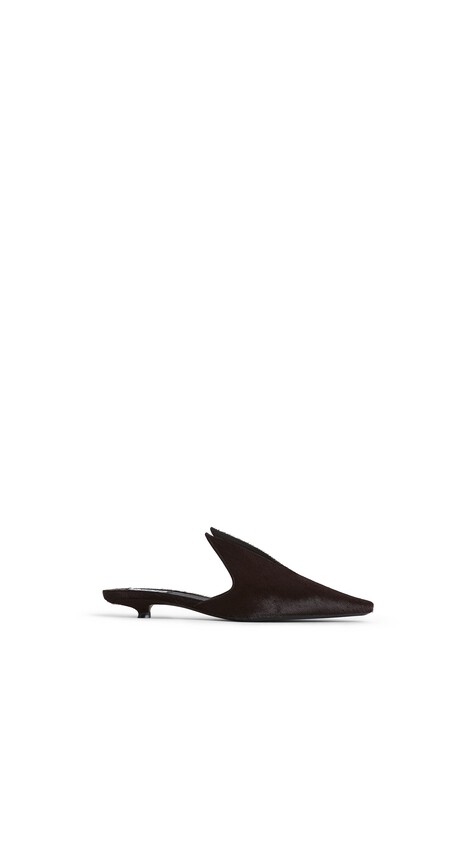 ALA&Iuml;A MULES IN HAIRCALF CHOCOLATE