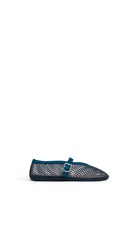 ALA&Iuml;A BALLET FLATS IN FISHNET AND SUEDE PEACOCK BLUE