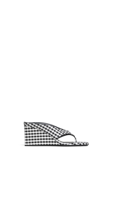 ALA&Iuml;A CUBE THONG MULES IN VICHY PRINT 