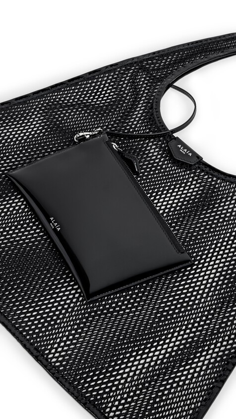 ALA&Iuml;A ONE PIECE HOBO BAG IN FISHNET BLACK - View 2