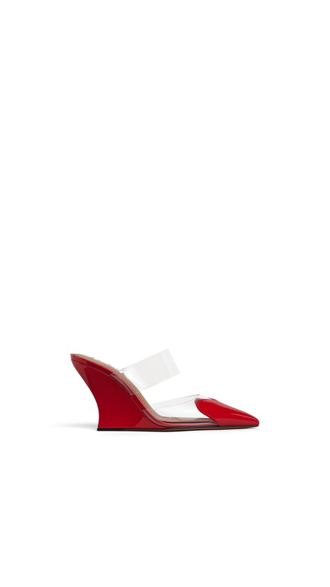 ALA&Iuml;A LE C&OElig;UR WEDGE MULES IN PATENT LEATHER RED