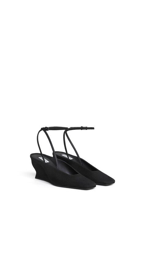 ALA&Iuml;A WAVE PUMPS IN SUEDE BLACK - View 2