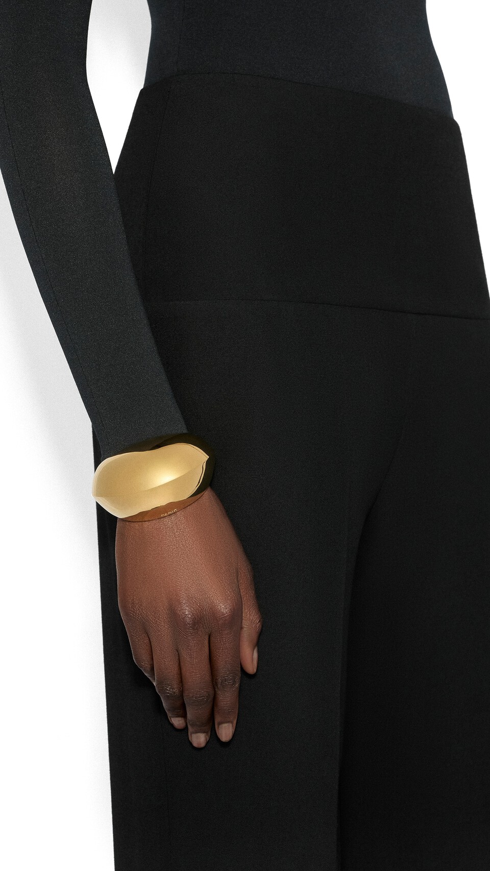 ALA&Iuml;A DOME CUFF YELLOW GOLD METALS - View 3