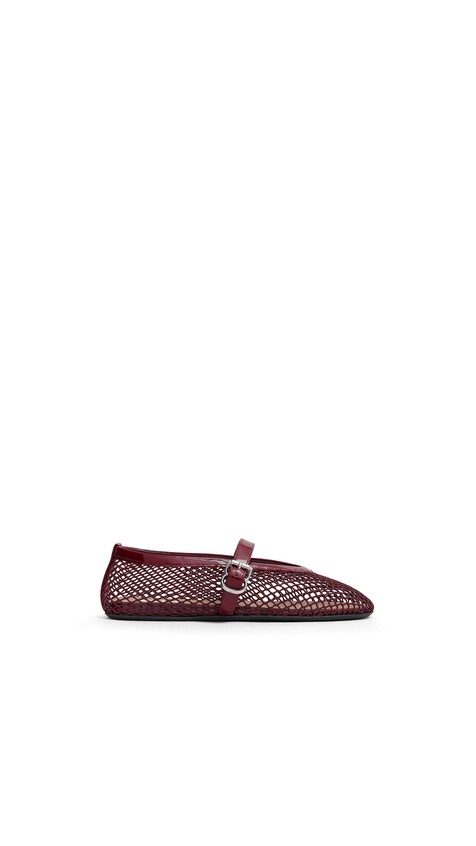 ALA&Iuml;A BALLET FLATS IN FISHNET GARNET RED