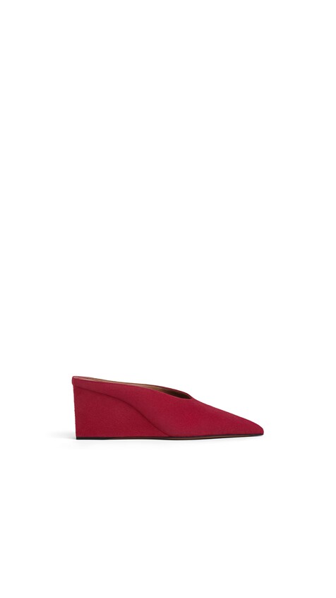 ALA&Iuml;A CUBE WEDGE MULES IN SUEDE 