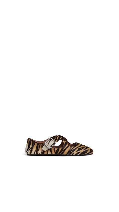 ALA&Iuml;A CRISS CROSS BALLET FLATS IN HAIRCALF NATURAL