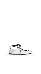WHITE - ALA&Iuml;A  FOLD LACED FLATS IN LEATHER