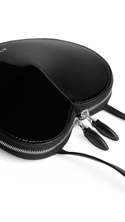 ALA&Iuml;A KLEINE TASCHE LE C&OElig;UR AUS LACKLEDER SCHWARZ - View 2