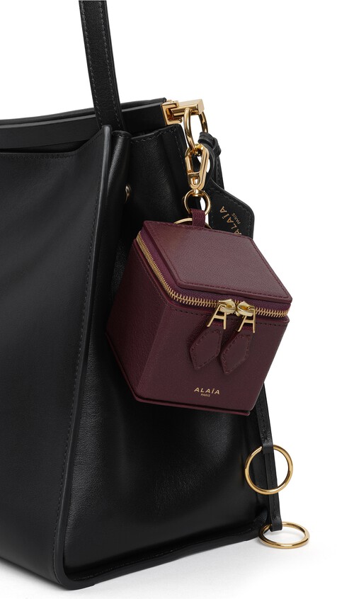 SQUARE COIN PURSE IN GOATSKIN