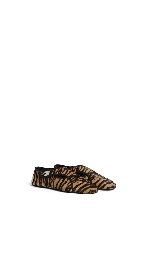 ALA&Iuml;A FLEX SLIPPERS IN HAIRCALF NATURAL - View 2