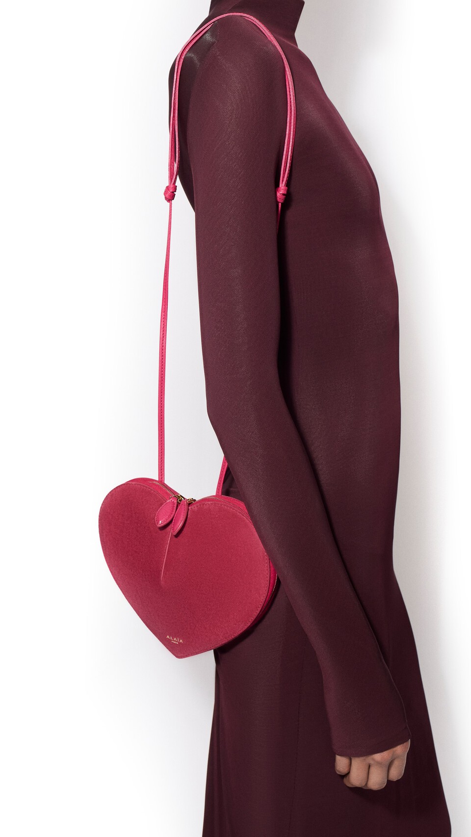 ALA&Iuml;A LE C&OElig;UR BI-MATERIAL BAG IN LEATHER RASPBERRY - View 4