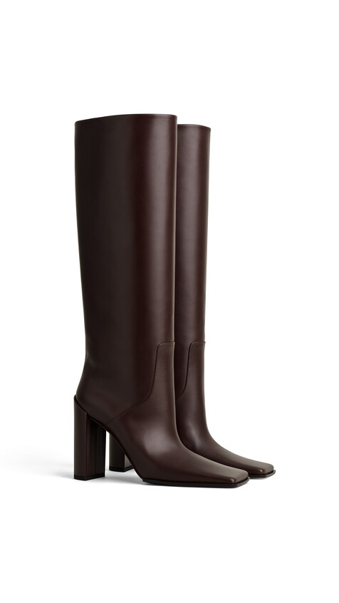 SQUARE KNEE BOOTS IN CALFSKIN