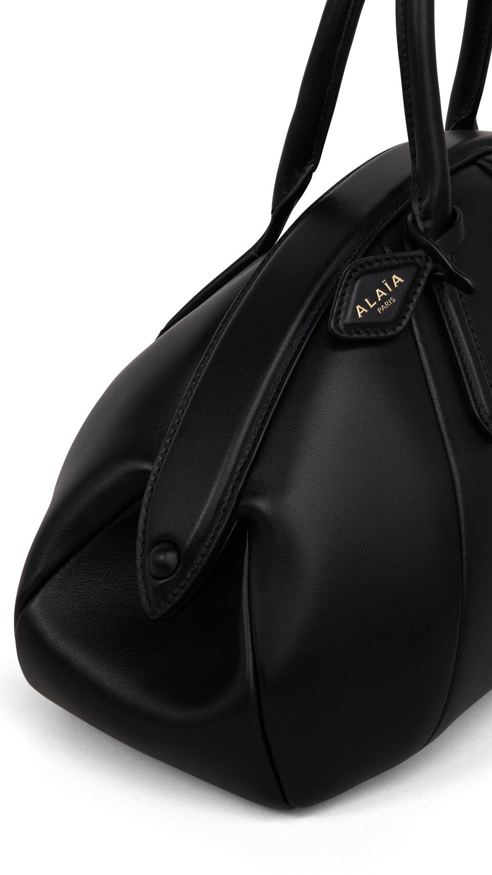 ALA&Iuml;A PURSE TOP HANDLE BAG IN CALFSKIN BLACK - View 3