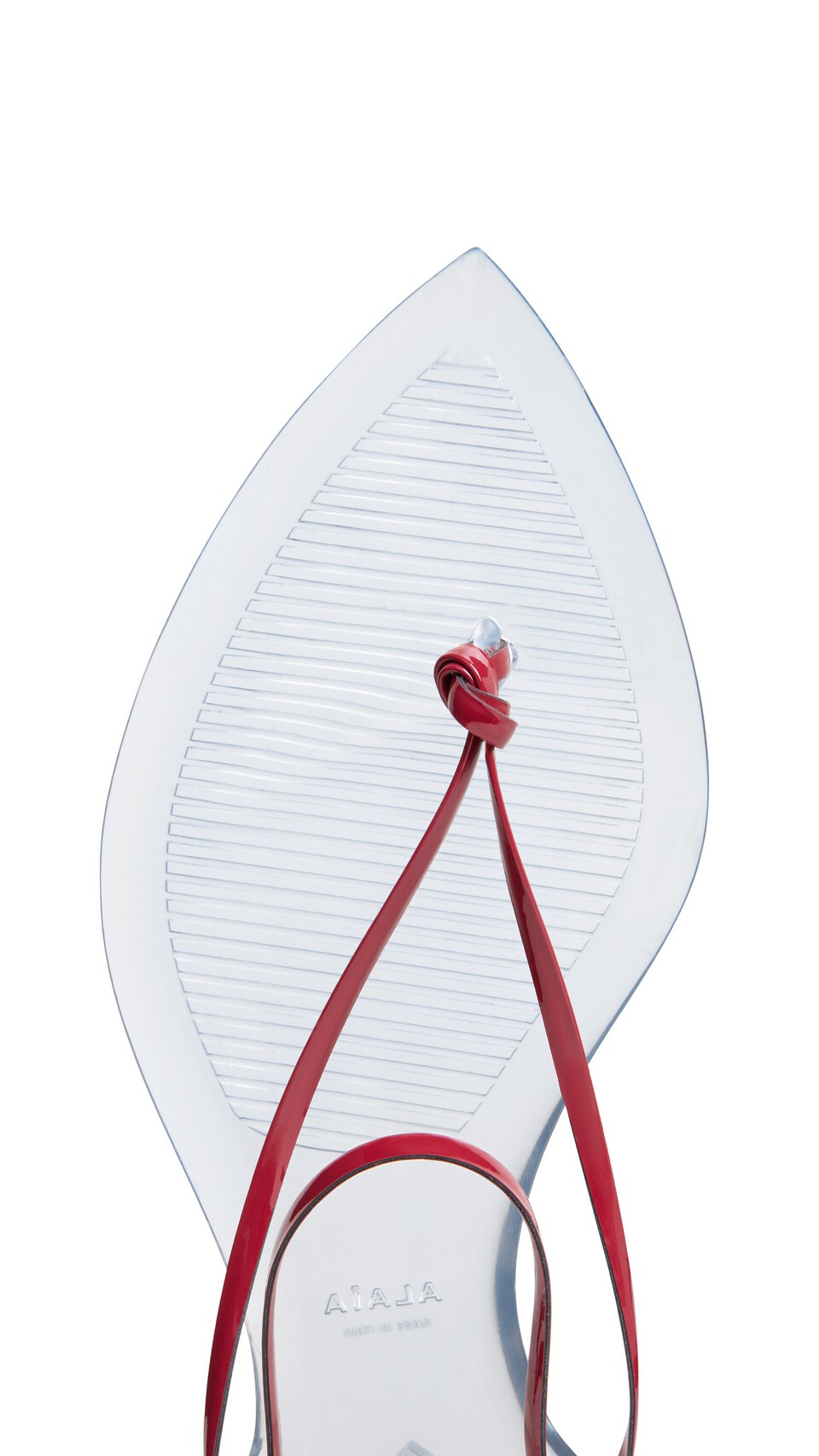 ALA&Iuml;A INVISIBLE THONG IN PATENT LEATHER CARMINE - View 3