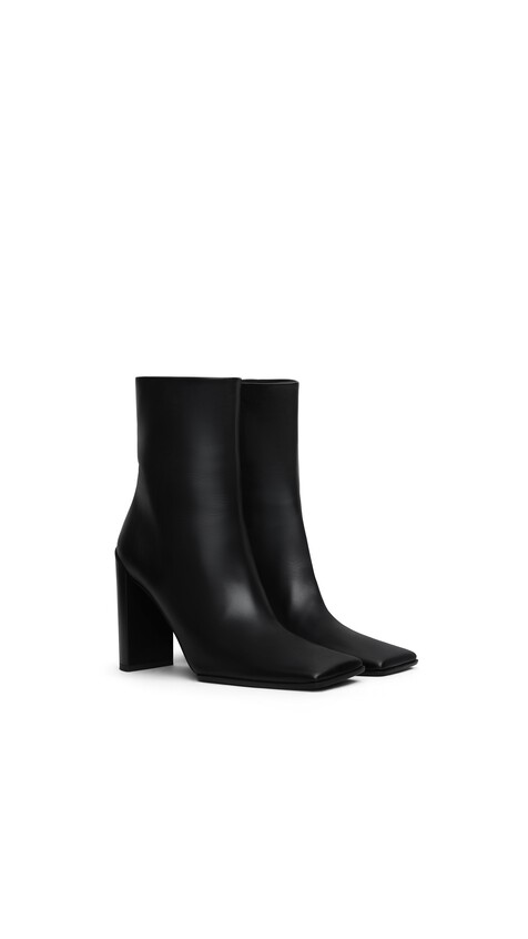 SQUARE ANKLE BOOTS IN CALFSKIN