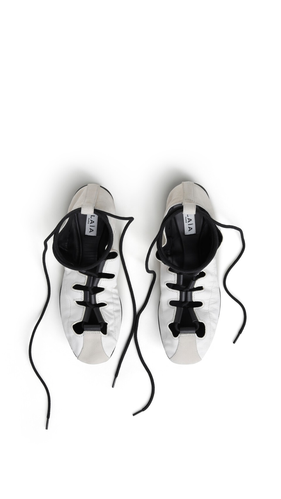 ALA&Iuml;A  FOLD LACED FLATS IN LEATHER WHITE - View 4