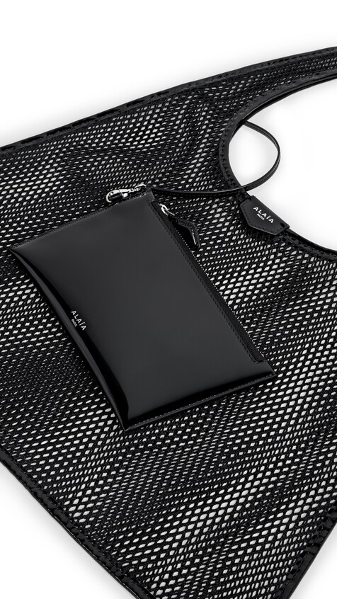 ALA&Iuml;A ONE PIECE HOBO BAG IN FISHNET BLACK - View 2