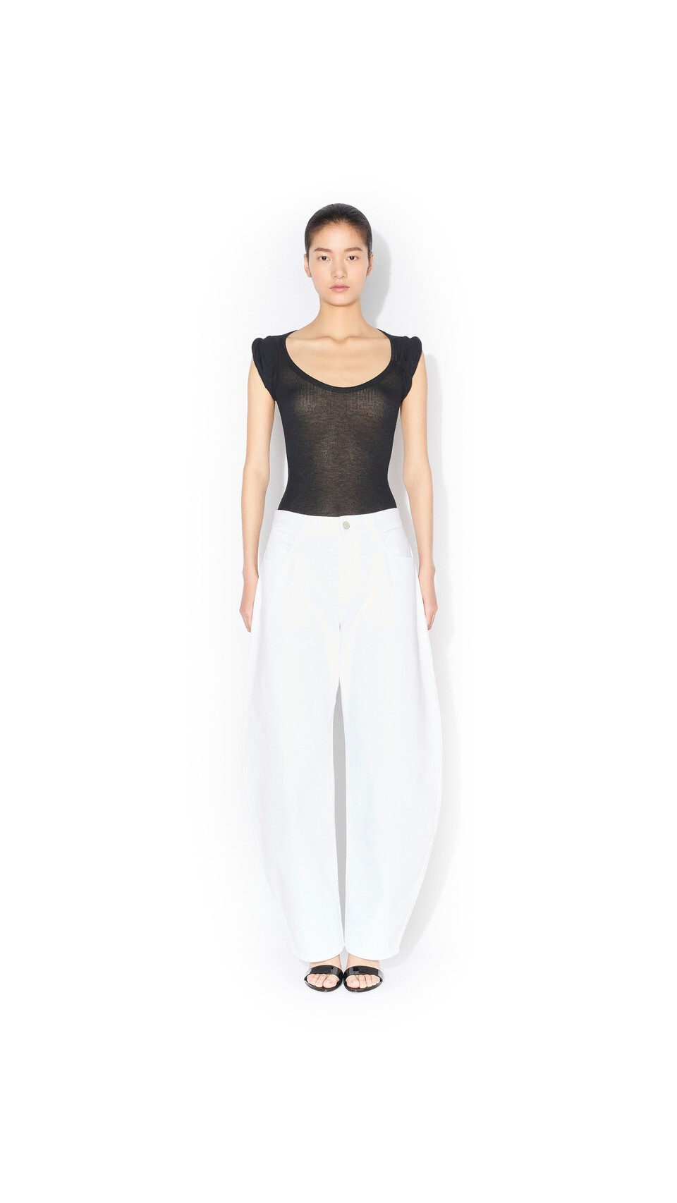 ALA&Iuml;A LOW-WAIST ROUND JEANS WHITE - View 2