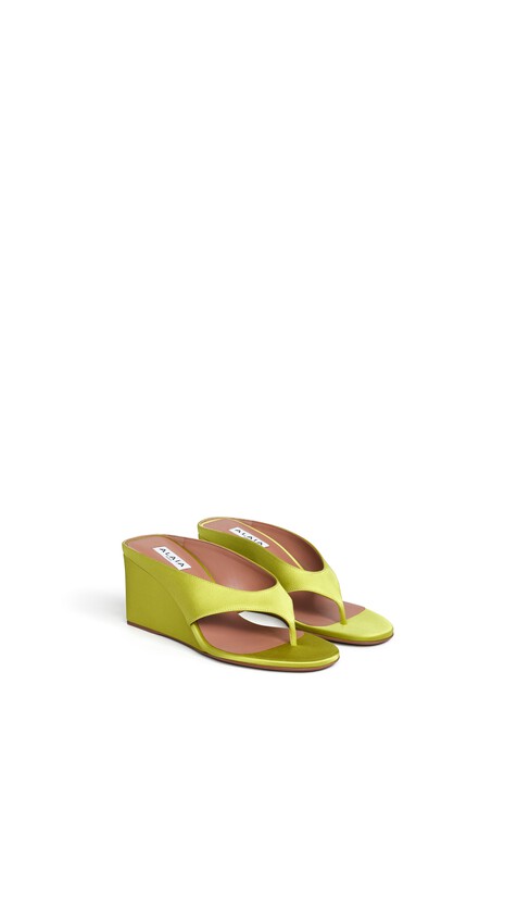 ALA&Iuml;A CUBE THONG MULES IN SATIN LIME - View 2