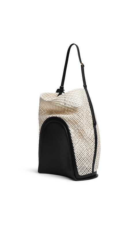 ALA&Iuml;A HIP LARGE BUCKET BAG IN COTTON NET BEIGE - View 2