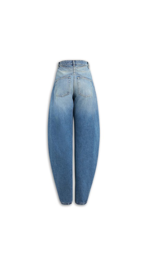 ALA&Iuml;A BARREL-LEG JEANS IN FADED DENIM VINTAGE BLUE - View 2