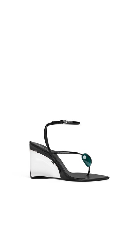 ALA&Iuml;A INVISIBLE JEWEL WEDGE SANDALS IN PATENT CALFSKIN  BLACK