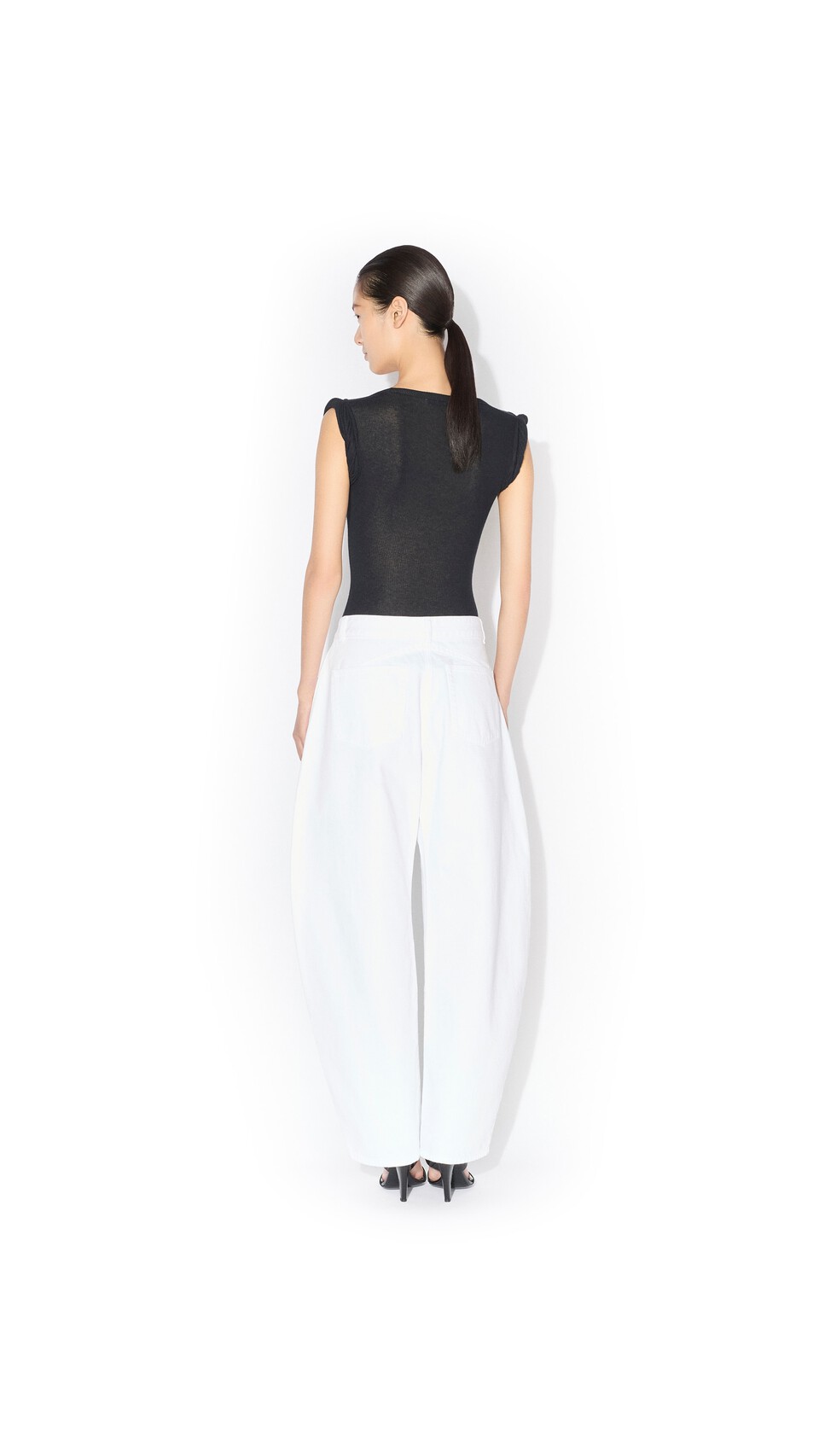 ALA&Iuml;A LOW-WAIST ROUND JEANS WHITE - View 3