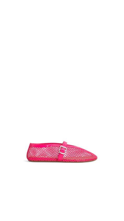 ALA&Iuml;A BALLET FLATS IN FISHNET FUCHSIA PINK