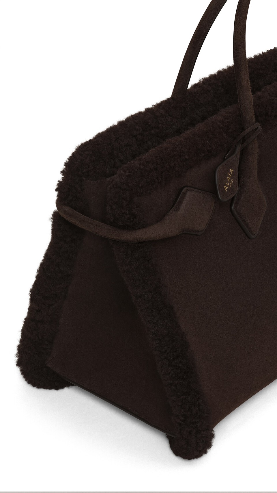 ALA&Iuml;A LE TECKEL TOTE BAG IN MERINO SHEARLING CHESTNUT - View 3