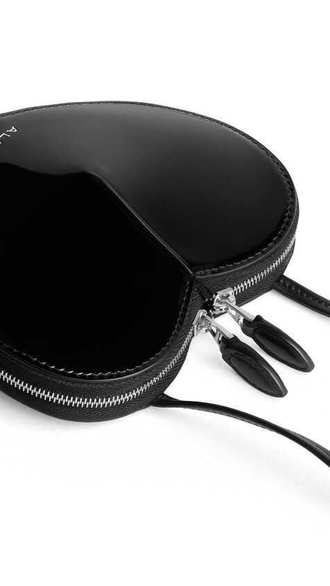 ALA&Iuml;A LE C&OElig;UR SMALL BAG IN PATENT LEATHER BLACK - View 2