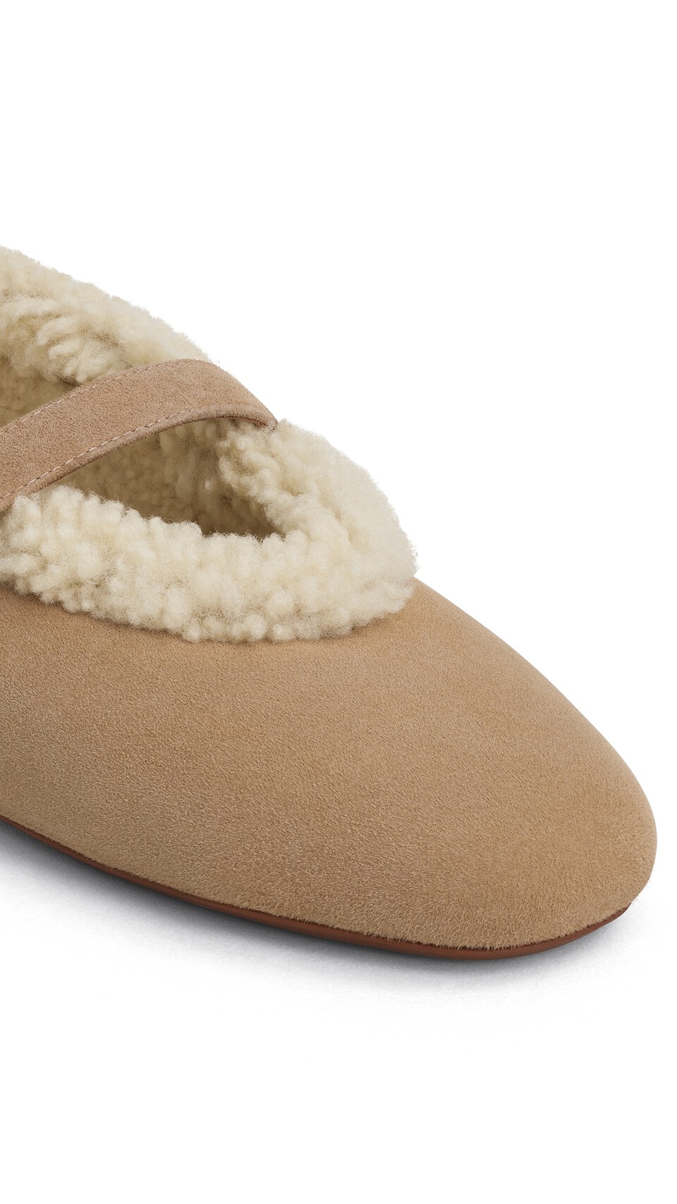 ALA&Iuml;A BALLET FLATS IN MERINO SHEARLING CAMEL - View 3