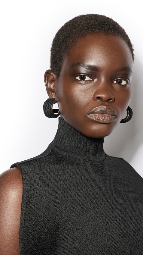 ALA&Iuml;A COTTON CORD WIDE HOOPS BLACK - View 2