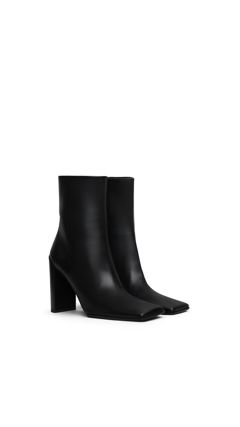 SQUARE ANKLE BOOTS IN CALFSKIN