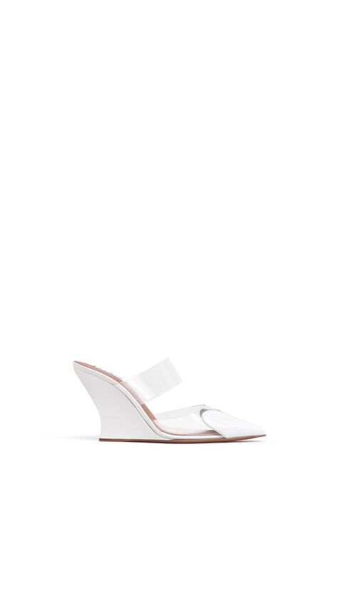 ALA&Iuml;A LE C&OElig;UR WEDGE MULES IN PATENT LEATHER OPTICAL WHITE
