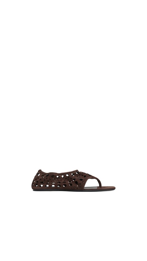ALA&Iuml;A VIENNE THONG SANDALS IN VELVET CALFSKIN CHOCOLATE
