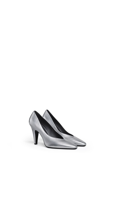 ALA&Iuml;A CONE PUMPS IN LAMINATED LEATHER WHITE SILVER - View 2