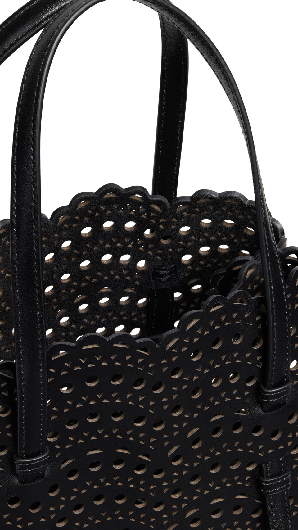 ALA&Iuml;A MINA 25 BAG IN VIENNE WAVE CALFSKIN BLACK - View 3