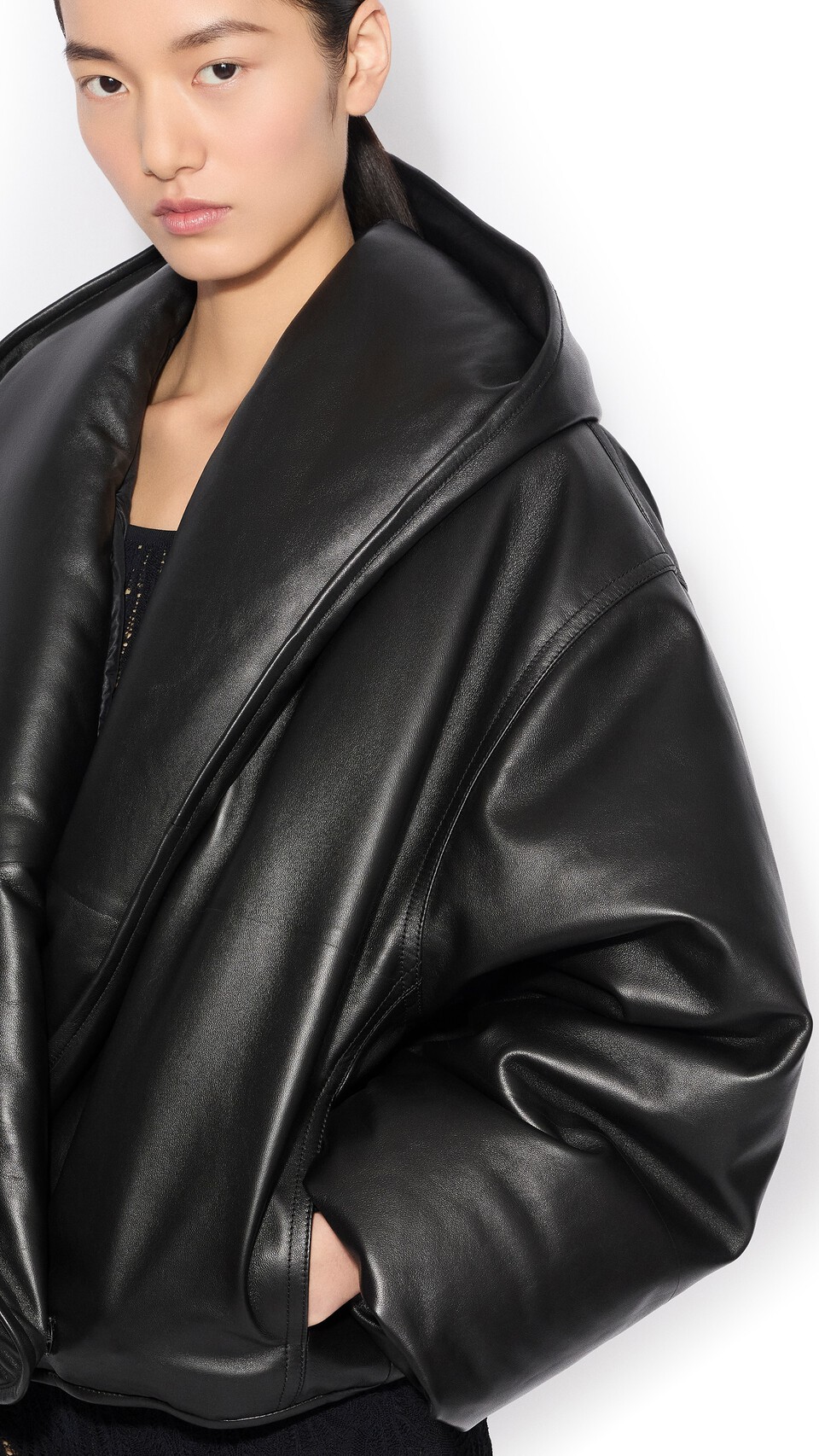 ALA&Iuml;A HOODED LEATHER BOMBER BLACK - View 4