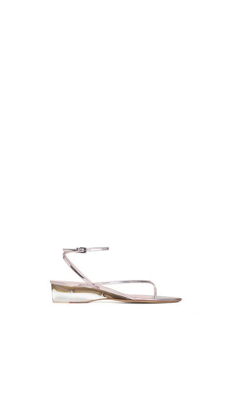 ALA&Iuml;A INVISIBLE THONG IN MIRROR CALFSKIN BLUSH/SILVER