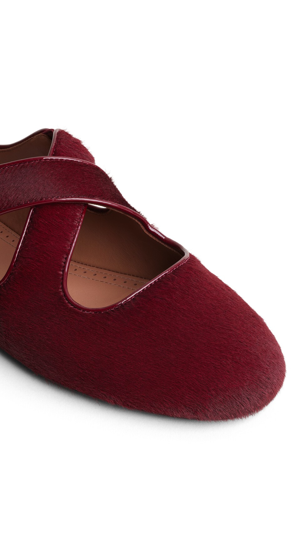 ALA&Iuml;A CRISS CROSS BALLET FLATS IN HAIRCALF CHERRY - View 3
