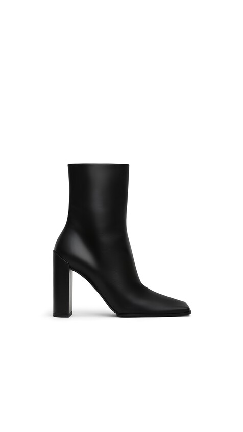 SQUARE ANKLE BOOTS IN CALFSKIN