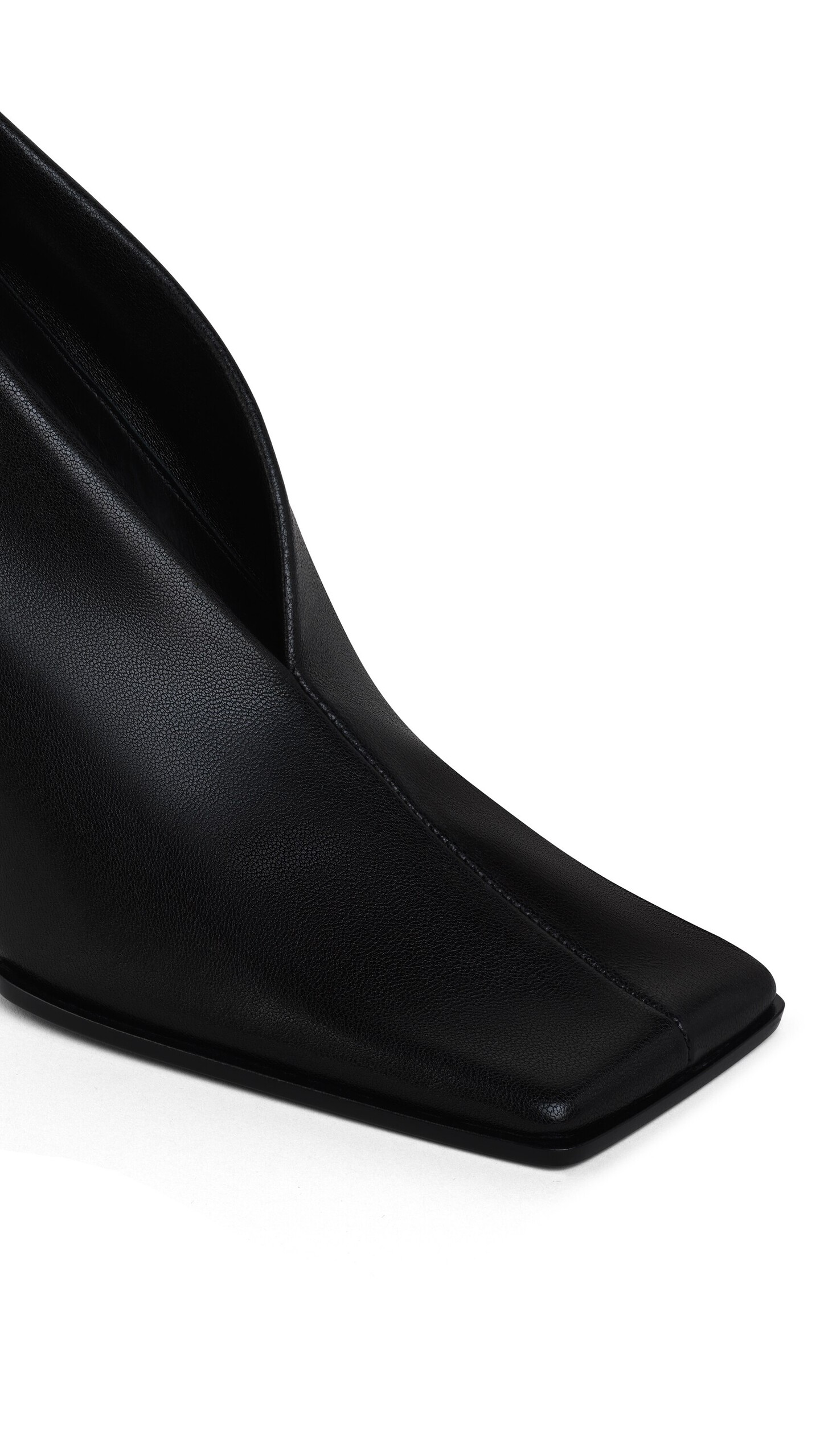 ALA&Iuml;A SOFT SQUARE PUMPS IN LEATHER BLACK - View 4