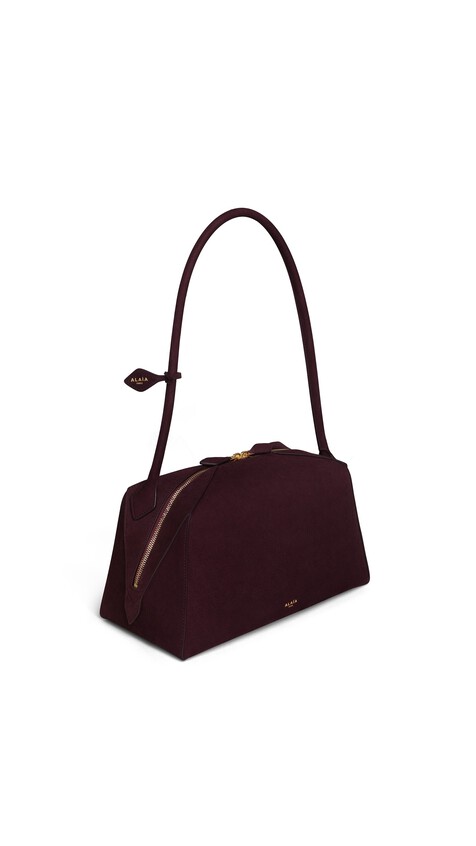ALA&Iuml;A LE BOULEDOGUE BAG IN NUBUCK BORDEAUX - View 2