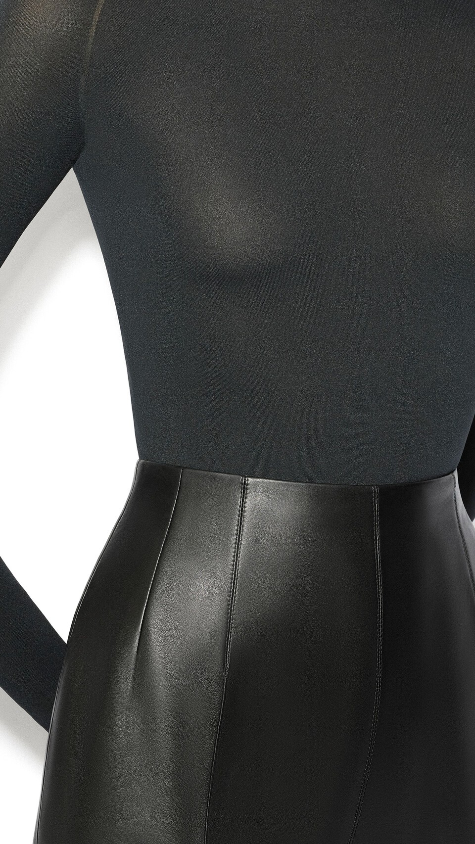 ALA&Iuml;A ROUND NECK SECOND-SKIN KNIT BODYSUIT BLACK - View 4
