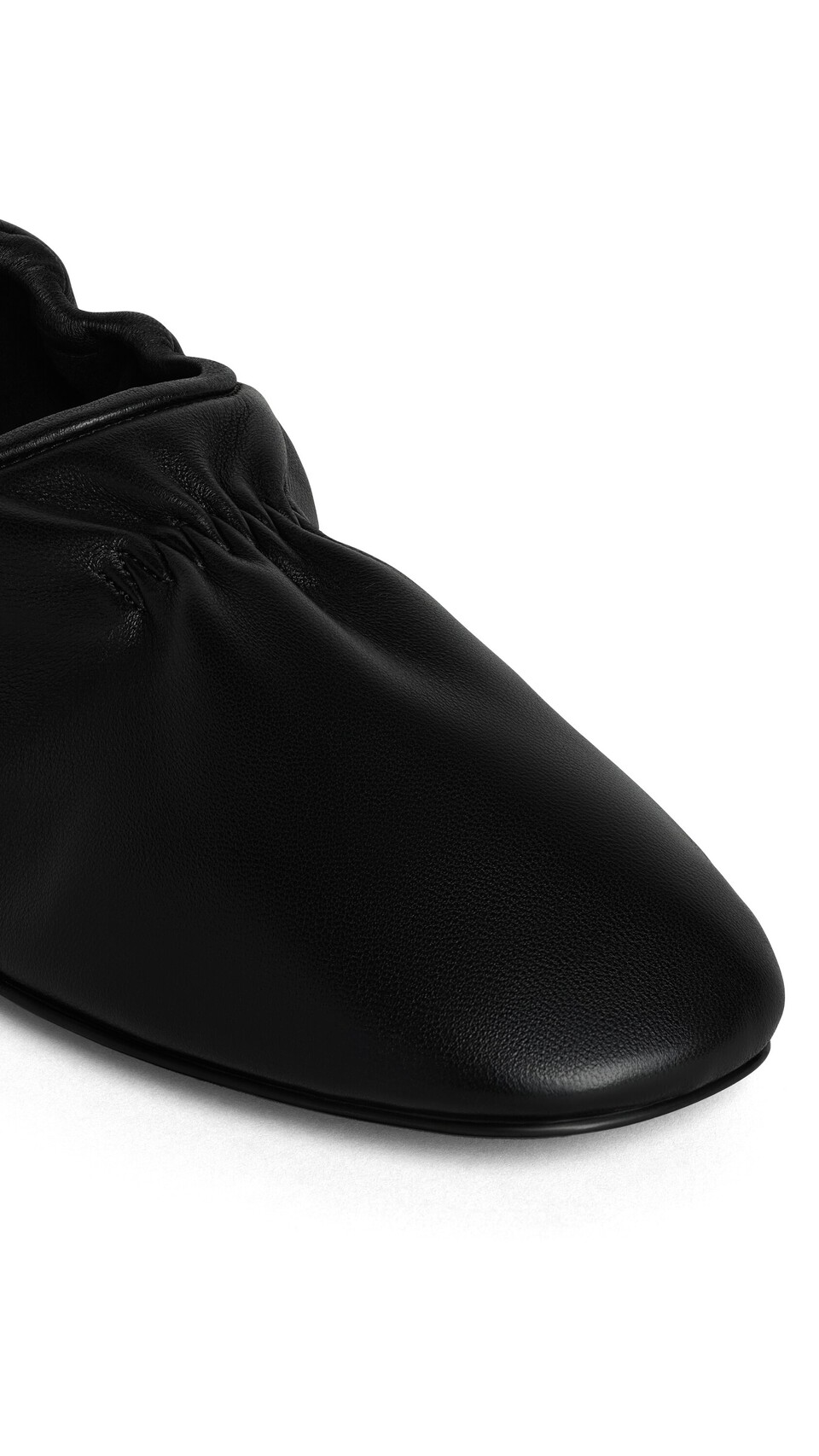 ALA&Iuml;A SUPPLE SLIPPERS IN LEATHER BLACK - View 3