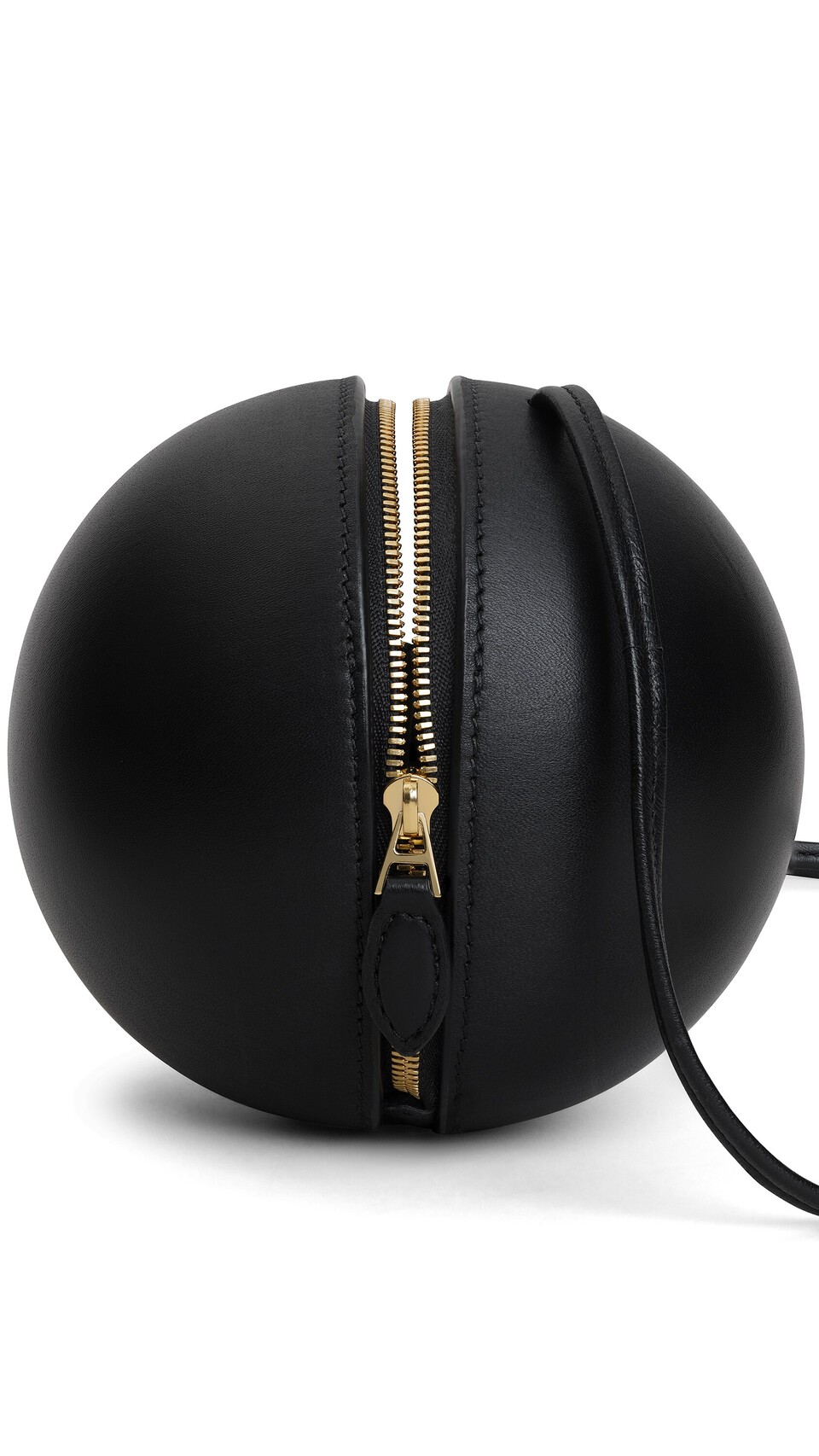 ALA&Iuml;A SPHERE BAG IN LAMBSKIN BLACK - View 3