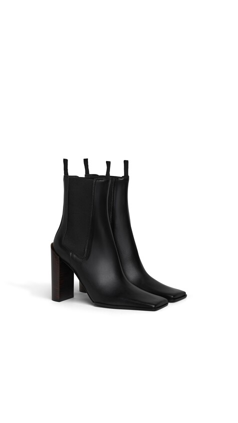 SQUARE CHELSEA BOOTS IN LEATHER