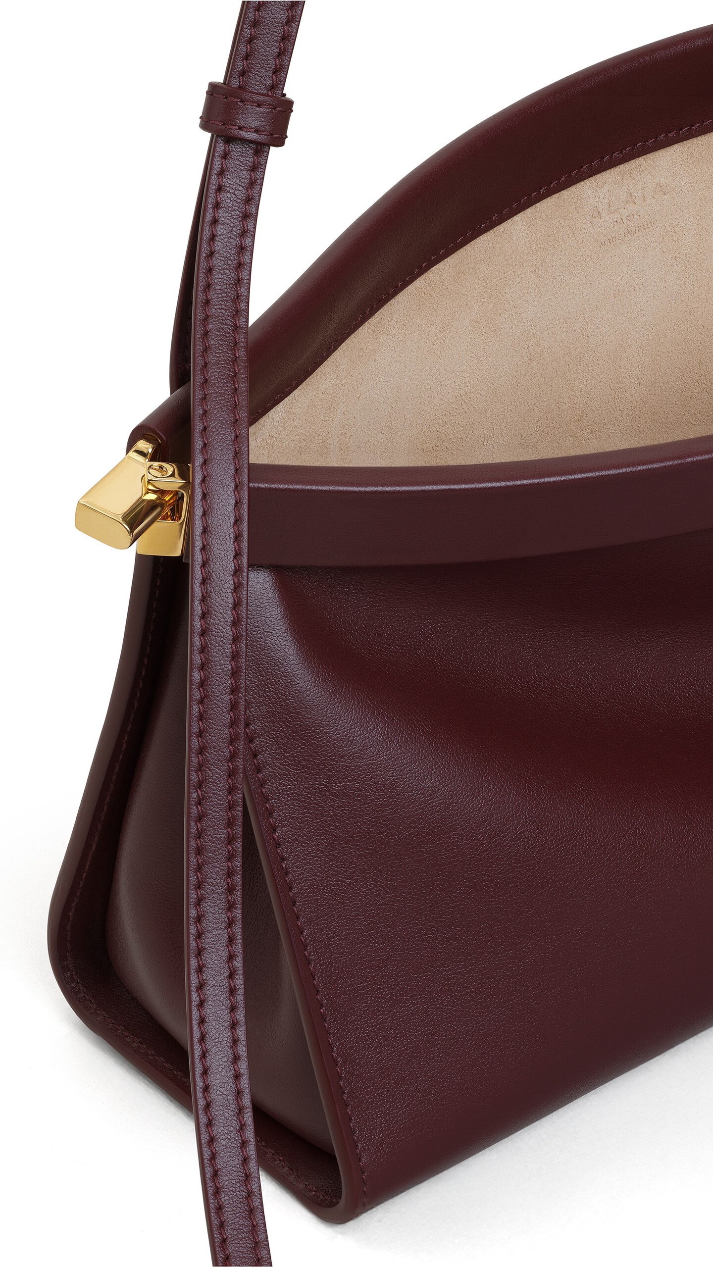 ALA&Iuml;A LE CLICK EAST WEST MEDIUM BAG IN CALFSKIN GARNET RED - View 3