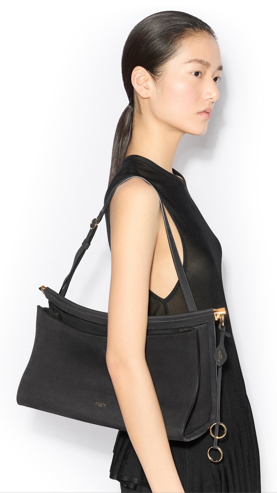 ALA&Iuml;A LE CLICK POCKET 35 BAG IN NUBUCK BLACK - View 3